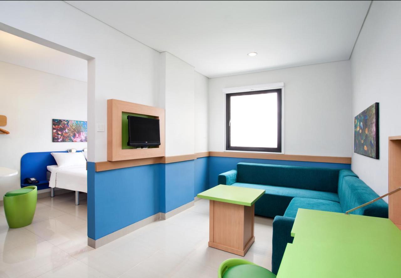 Ibis Budget Jakarta Daan Mogot Exterior photo
